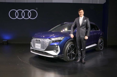 2022年1月17日に行われた「Audi New Year Press Conference 2022」に登壇したマティアス・シェーパース氏。同日アウディの電気自動車（EV）第3弾となる「Q4 e-tron」シリーズも発表した