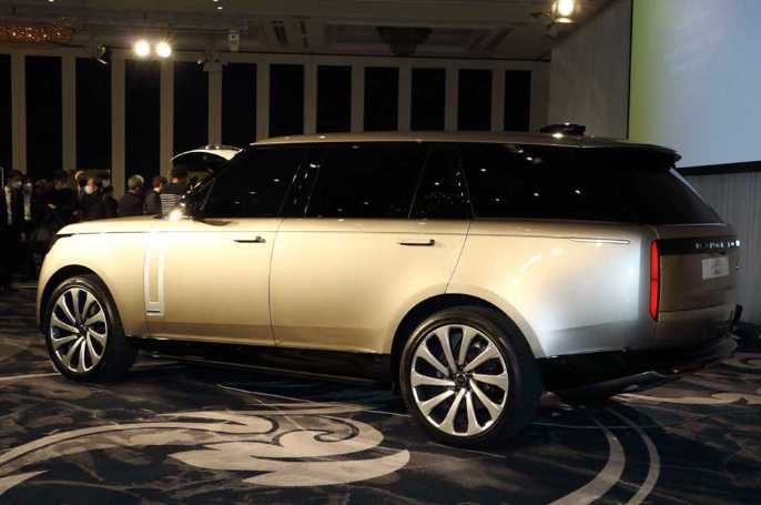 新型レンジローバーのスタンダードホイール 日経クロストレンド 新型レンジローバーのスタンダードホイール 日経クロストレンド