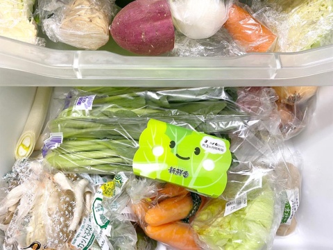 炭酸ガスは比重が重いため下にたまりやすい性質があるが、冷蔵庫の野菜室内では空気が循環しているため、2段式の場合でも上下段どちらに置いても効果は表れるとのこと