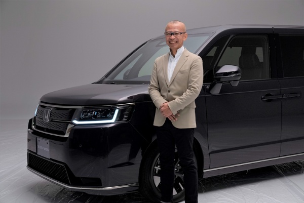 ホンダ新型ステップワゴン 3ナンバー化の理由は 3列目 にあり 日経クロストレンド ホンダ新型ステップワゴン 3ナンバー化の理由は 3列目 にあり 日経クロストレンド