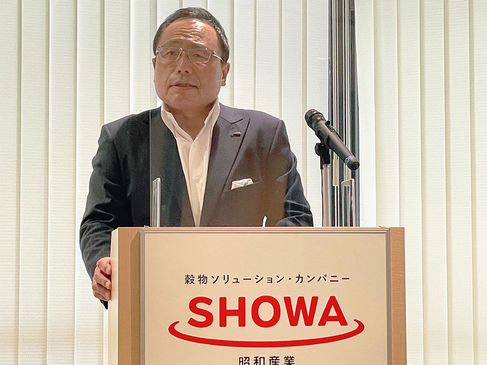 「値上げした価格に見合った機能やおいしさ、今までになかった新しさといった付加価値を考えなければならない」と語る、昭和産業取締役常務執行役員の山口龍也氏
