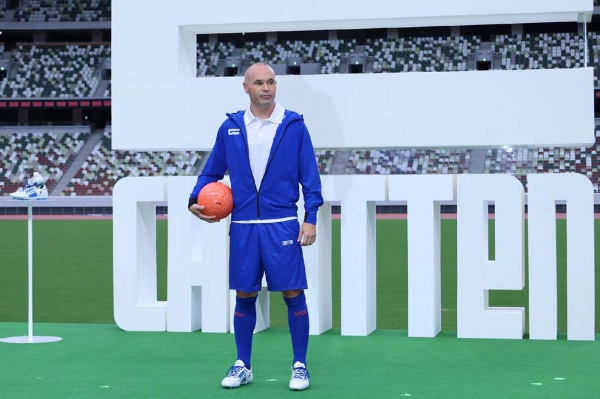 イニエスタが自らサッカー用品の新ブランド 新キャリアも視野に 日経クロストレンド イニエスタが自らサッカー用品の新ブランド 新キャリアも視野に 日経クロストレンド