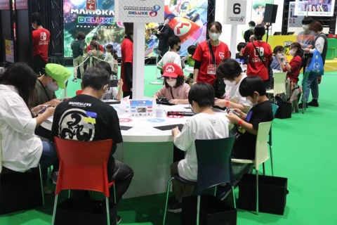 来場者の大半はファミリー層。2022年9月の東京ゲームショウ2022は13歳未満が入場できなかったため、筆者が子供たちがゲームを楽しむ姿をゲーム関連イベントで見られたのは3年ぶり