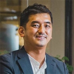 春日慶一氏