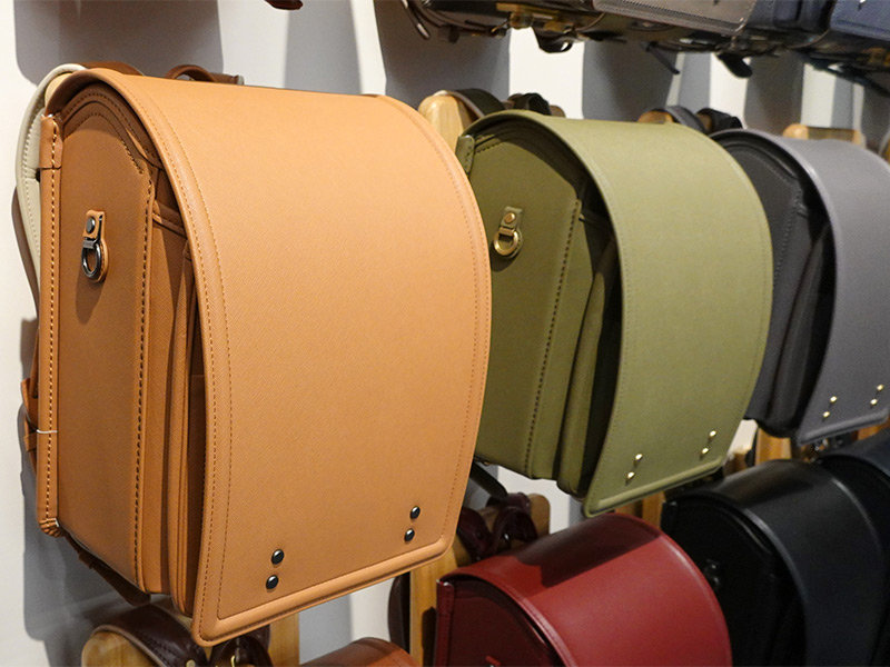 土屋鞄が新作ランドセル発表　カラーは約40色に、ラン活は早期化