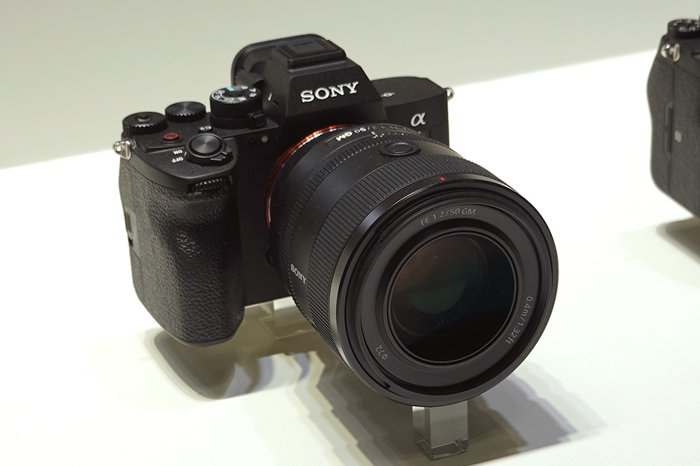 α7R V」のほか交換レンズ、Cine…：日経クロストレンド