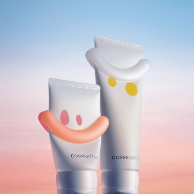 24年1月1日に発売される「コスモロジー クレンジングウォッシュ」(120g、6160円)、「コスモロジー ローションクリーム」 (50g、6600円)。コスモロジー スペースクルーキットと内容物は同じだが、容量・デザインが異なる