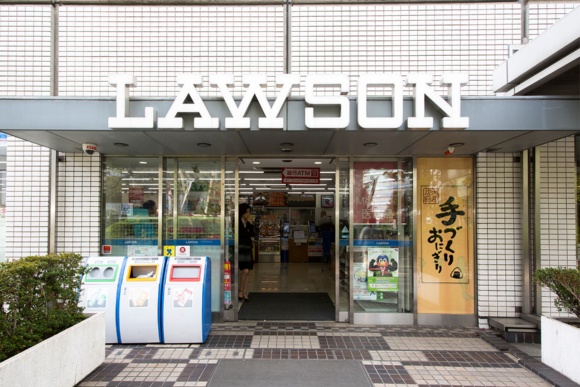 本社直営店舗。JR大崎駅直結の複合施設「大崎ニュー・シティ」内のオフィスビルに併設する。利用客にはビジネスパーソンが多い