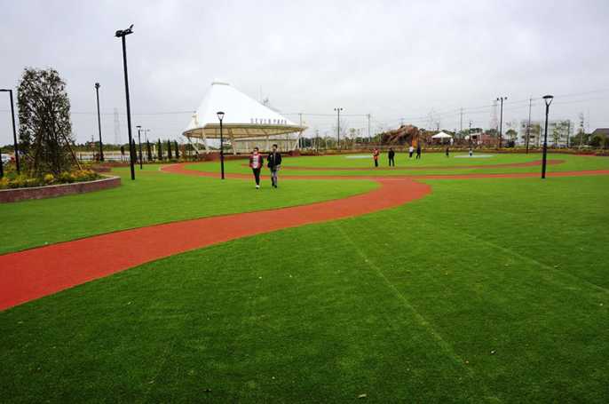 約1万3千平米の大型公園 スマイル パー 日経クロストレンド 約1万3千平米の大型公園 スマイル パー 日経クロストレンド