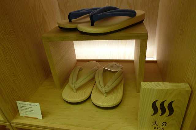 下駄の生産で知られる大分県日田市の老舗工 日経クロストレンド