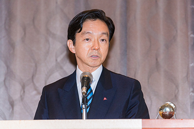 「実は横回転が苦手でして、自分で乗ってみてテンテコマイを導入したことをやや悔やんでおります」と富士急行の堀内光一郎社長