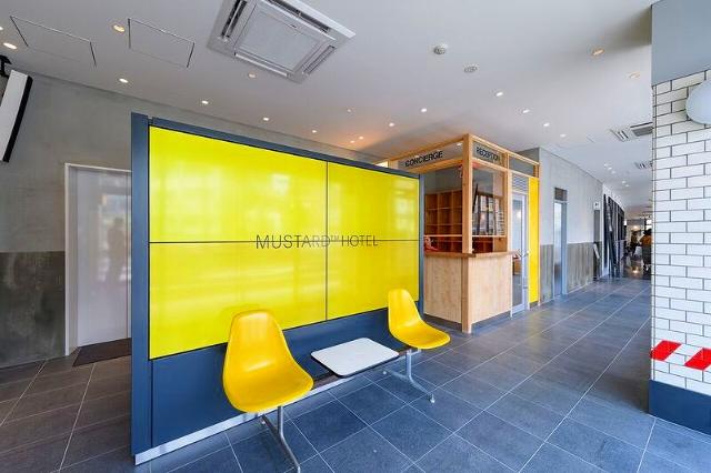 真っ白でスカスカ な客室に仰天 渋谷マスタードホテル 日経クロストレンド