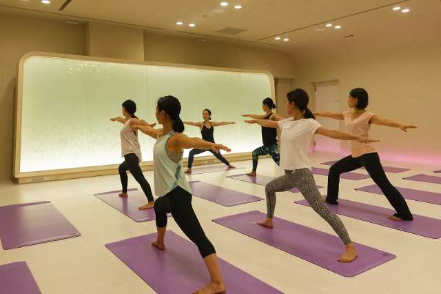 フィットネスクラブを運営するティップネス 日経クロストレンド