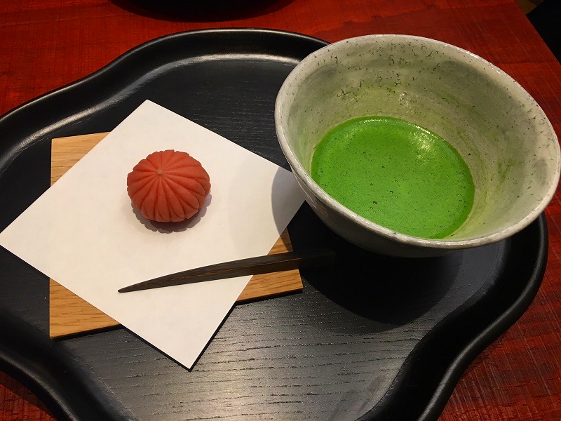 「主菓子セット」（薄茶1000円＋主菓子500円、ともに税別）