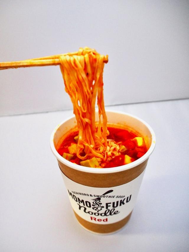 日清のプレミアム モモフクヌードル 狙いは カップ麺嫌い 日経クロストレンド 日清のプレミアム モモフクヌードル 狙いは カップ麺嫌い 日経クロストレンド