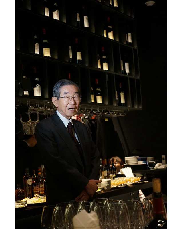 このワインバーでワインと食のパイオニア 日経クロストレンド