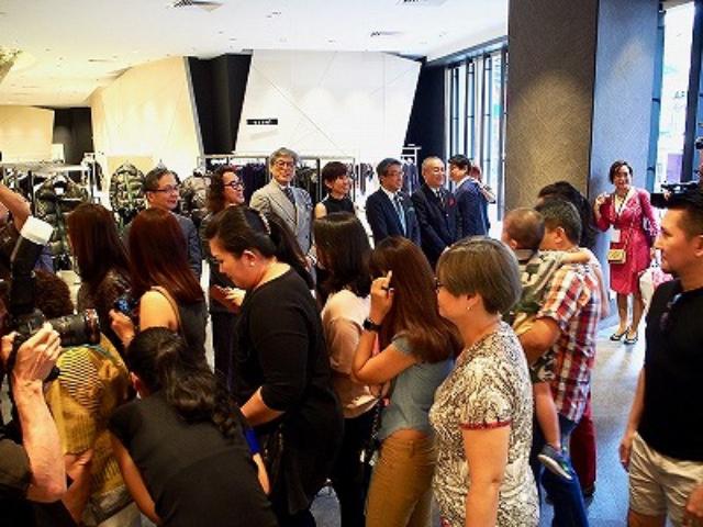 三越伊勢丹 百貨店改革はマレーシアから 2ページ目 日経クロストレンド 三越伊勢丹 百貨店改革はマレーシアから 2ページ目 日経クロストレンド