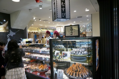 47都道府県のご当地メニューを表現したおむすびを販売する「おむすび 百千（ももち）」はリニューアルオープン