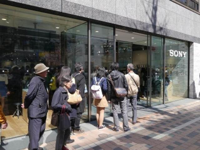0人 ソニーがクリエーターを招待 口コミに期待 日経クロストレンド