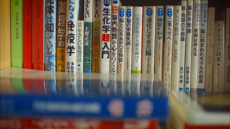 本棚は語る リアル 99 9 今村核弁護士の雑食主義 日経クロストレンド