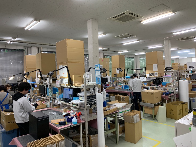 修理品はまず入荷セクションで検品され、修理品のデータベースへ登録される
