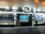 歴代タイトルの年表と懐かしのパッケージがズラリと並んだ「GUNDAM GAME30周年コーナー」
