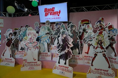 ゲームに登場する新キャラたちもパネルで東京ゲームショウに集結