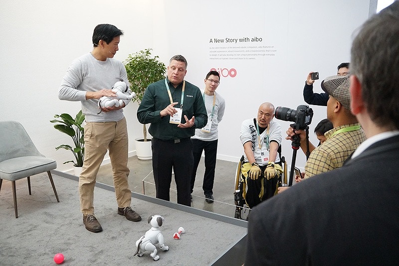 aiboの展示スペースも大盛況