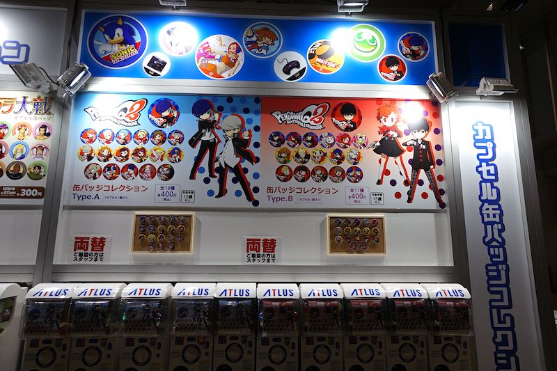 カプセル缶バッジは、セガゲームスの物販コーナーにある