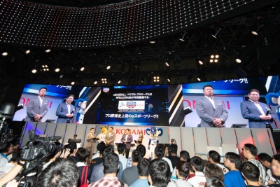 ボールを巡る駆け引きは本物に近い パワプロeスポーツ大会 Tgs18 日経クロストレンド ボールを巡る駆け引きは本物に近い パワプロeスポーツ大会 Tgs18 日経クロストレンド