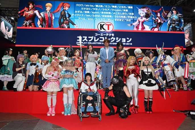 今年はキャラクターに敬意を表し ランウェ 日経クロストレンド 今年はキャラクターに敬意を表し ランウェ 日経クロストレンド