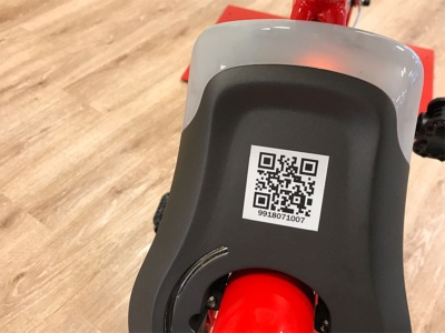 自転車のQRコードをアプリで読み取ると解錠されて利用できる