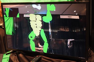 Googleの「Tilt Brush」は、VRを使って空間に絵が描ける。写真は利用者がゴ－グル越しに見ている実際の画面。Tilt Brushは、Interactive Innovation Awardsの「VR/AR」部門で大賞を受賞した