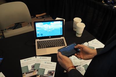 SENTIO社の「Superbook」。アンドロイドのスマホを大画面かつキーボード付きで使うためのデバイス。アンドロイドのスマホをラップトップ代わりに使える。価格が139ドルと非常に安いのも魅力。最近のスマホは高性能なので、これがあればPCは不要になるかも？