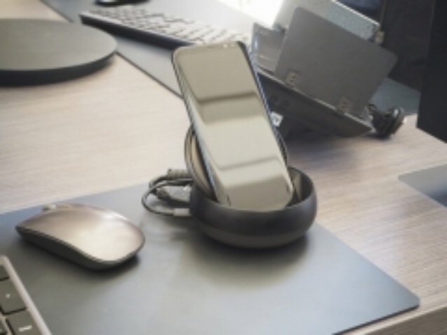 ロボットやpcに変身 スマホ進化のカギを握る 合体 日経クロストレンド