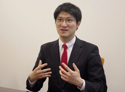 オトバンク会長の上田渉氏。お薦めのオーディオブックは『クリスマスのフロスト』（R・D・ウィングフィールド著）と『星を継ぐもの』（ジェイムズ・P・ホーガン著）