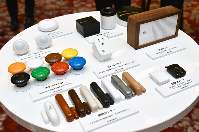 秋以降に投入する予定のIoTデバイス。自宅の機器を制御するといった高度な機能を持つものが多い