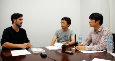 左から『独学プログラマー』著者のコーリー・アルソフ氏、訳者の清水川貴之氏と新木雅也氏