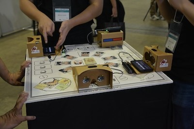 スマホ用のゲームも多く展示されていた。中にはGoogleの「Cardboard」を用いたVRゲームも見られた