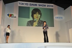 ゲームデザイナーズ大賞のプレゼンターを務めた桜井審査員長