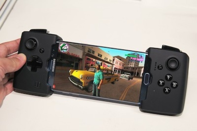 Iphone 7対応ゲームパッドが登場 Gamevice Tgs16 日経クロストレンド Iphone 7対応ゲームパッドが登場 Gamevice Tgs16 日経クロストレンド