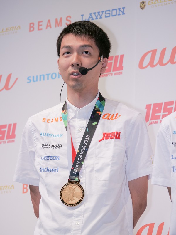 アジア大会で金メダル Eスポーツ日本代表が凱旋報告会 Tgs18 日経クロストレンド