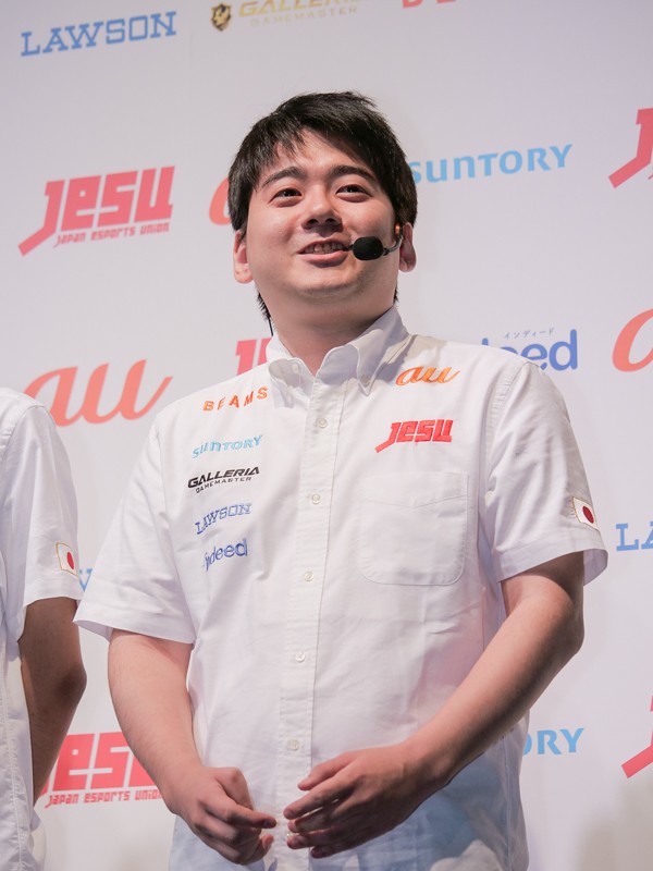 『ハースストーン』部門に出場した赤坂哲郎選手