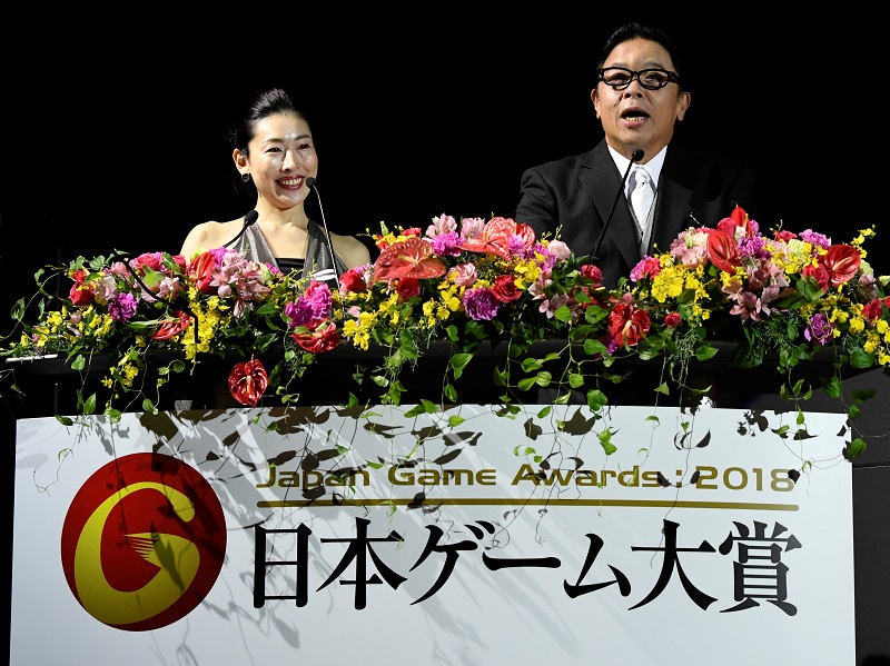 司会進行はおなじみの伊集院光さんと前田美 日経クロストレンド