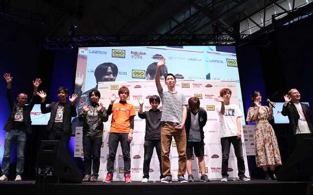 東京ゲームショウ18会場で人気対戦格 日経クロストレンド 東京ゲームショウ18会場で人気対戦格 日経クロストレンド