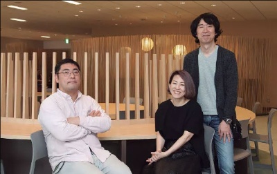 三宅陽一郎氏（左）はスクウェア・エニックステクノロジー推進部リードAIリサーチャー。TELYUKAは石川晃之氏（右）、石川友香氏（中）によるデジタルアーティストユニット
