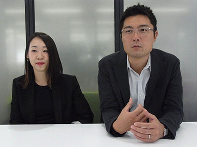 パーフェクトの磯崎順信社長（右）、ビジネス デベロップメント マネージャーの中川良子氏（左）
