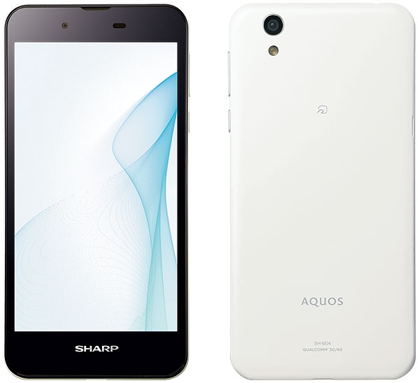SAKUケーブルスマホが販売する「VAIO Phone A」（左）と「AQUOS SH-M04」（右）