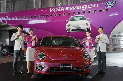 ピーチが機内販売で“本物のクルマ”を売ったワケ：日経クロストレンド