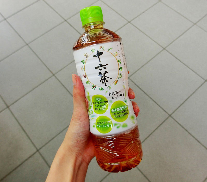中身、パッケージともに一新した「アサヒ 十六茶」。5月22日に発売した